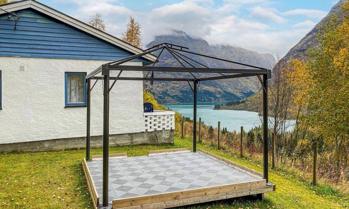 Gloppen House | Nice home in Byrkjelo with kitchen
