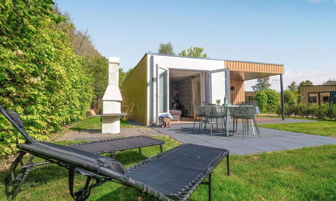 Heinkenszand House | Nice home in Heinkenszand with sauna