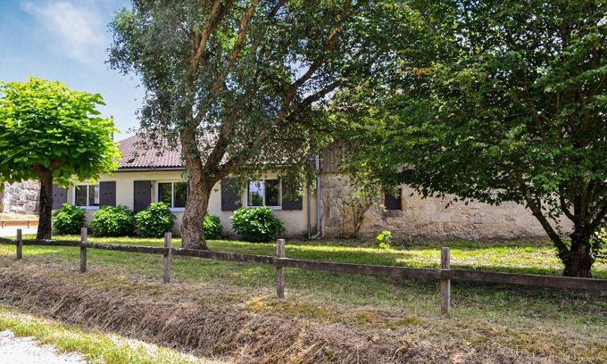 Laruscade House | Nice home in Laruscade with WiFi