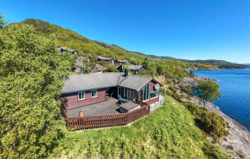 Hervik House | Nice Home In Liarvåg With Sauna