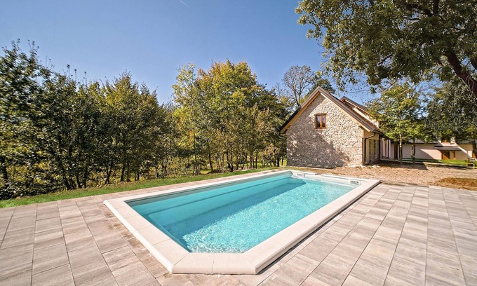 Saborsko House | Nice home in Licka Jesenica with sauna