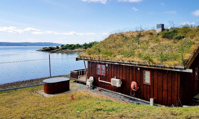Verran House | Nice home in Malm with lake view