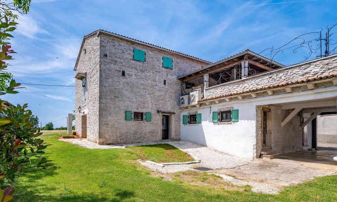 Katun Lindarski House | Nice home in Pazin with WiFi