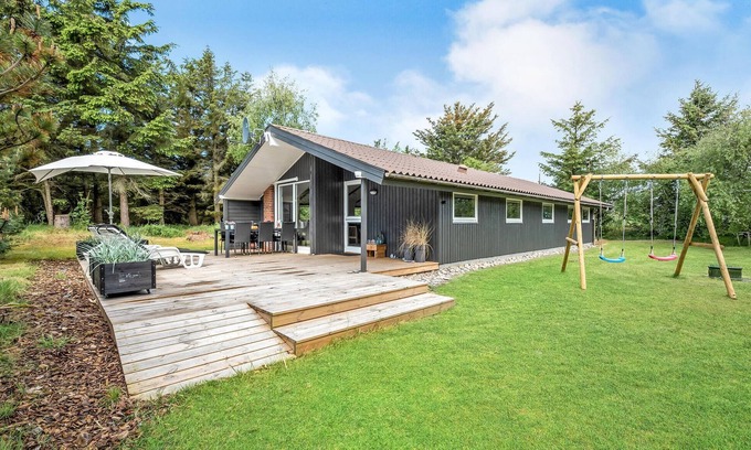 Klegod Strand House | Nice home in Ringkøbing with WiFi