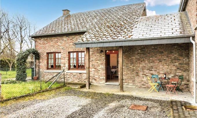 Somme-Leuze House | Nice Home In Somme-Leuze With Wifi