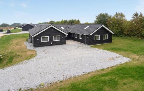 Mommark Strand House | Nice Home In Sydals With Kitchen