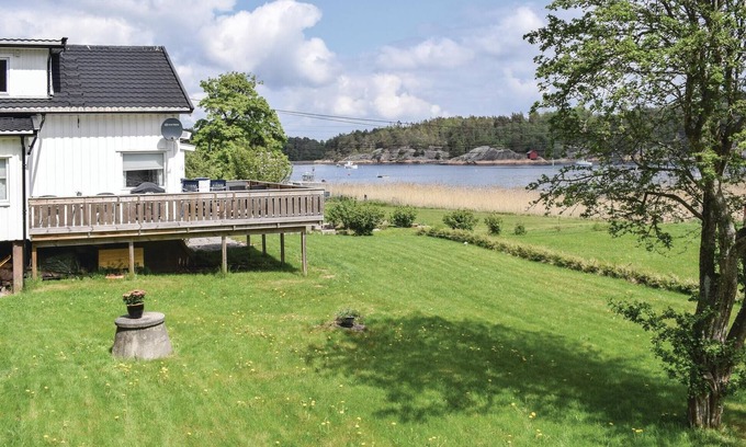 Hvaler House | Nice home in Vesterøy with WiFi