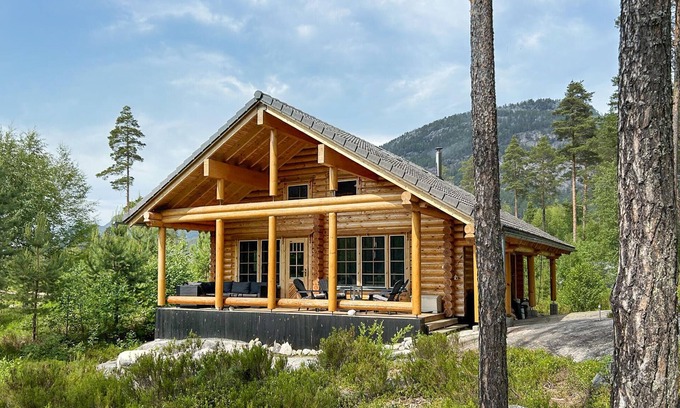 Kviteseid House | Nice home in Vrådal with sauna