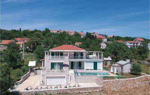 Cista Provo House | Nice Home In Zrnovnica-Split With Sauna