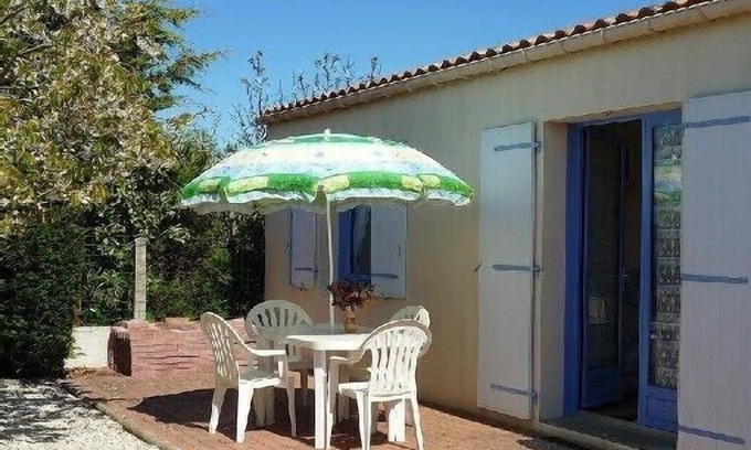 LʼAiguillon-sur-Mer House | Nice house on the sea, quiet and pleasant, garden, wifi