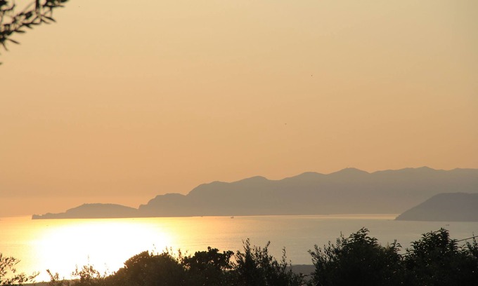 Corsanico Apartment | Nice "Maestrale" apartment on the ground floor with a common terrace overlooking the sea