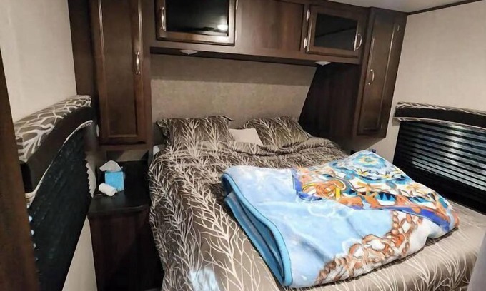 Buffalo House | Nice newer camper fully hooked up nice views