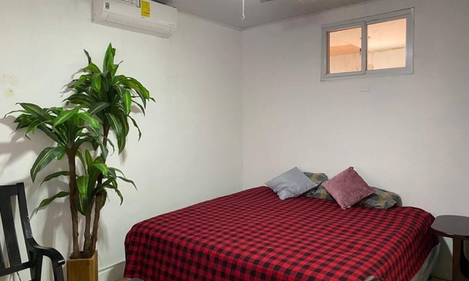 Managua Bed & Breakfast | Nice room overlooking the lake, in the heart of Managua.
