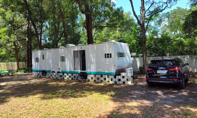Belleview House | Nice RV with AC in Belleview - Perfect for a cozy getaway