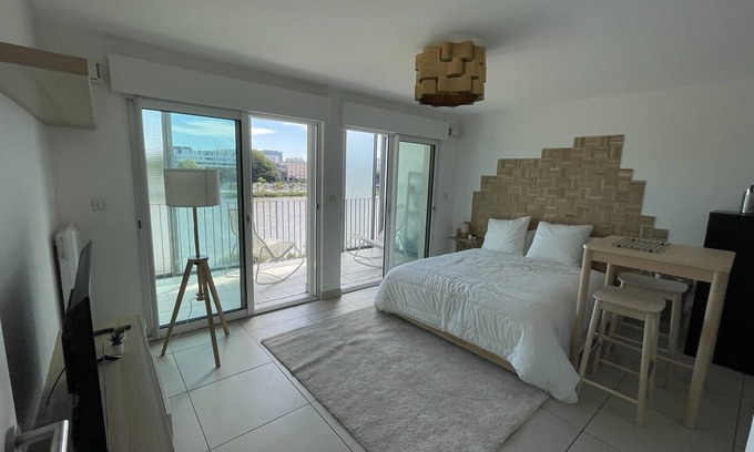 Madeleine-Champ de Mars Apartment | Nice Studio 28 M² With Balcony Near The Center