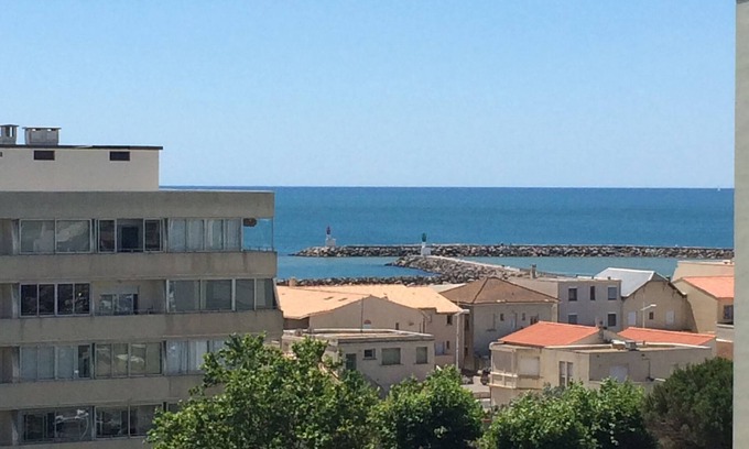 Carnon-Plage Apartment | Nice studio furnished cabin in Carnon, sea view