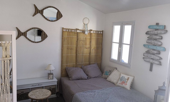 La Flotte Apartment | nice studio with heated pool and parking