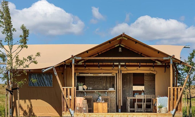 Mol House | Nice tent lodge with bathroom, near a lake