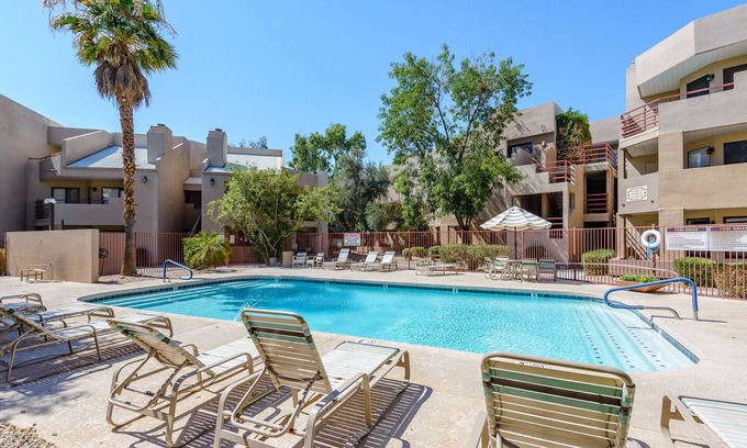 Paradise Valley Village Condo | Nicely appointed condo on the golf course and running/biking path!