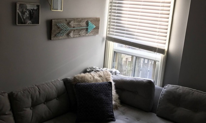 The Danforth Apartment | Nicely appointed, quiet private apartment 100 M from the Danforth