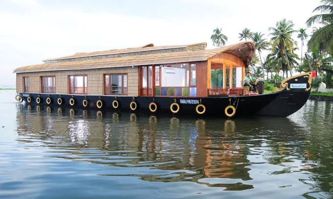 Kumarakom Boat Rental | Niche Stays Luxury Houseboats