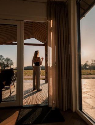 Hoogersmilde Ski Chalet | Nieuwe Luxe Lodge met Weidezicht - bij Nationaal park Drents-Friese Wold