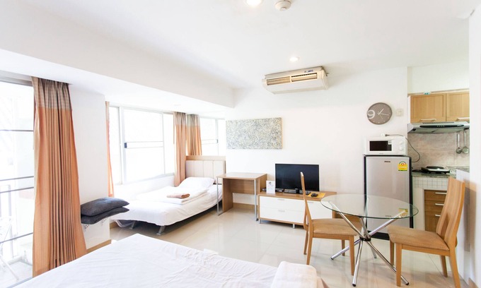 Chang Khlan Apartment | Night Bazaar Road - 40 Sqm - 3rd Floor - Work-From-Home w/Fully Fitted Kitchen