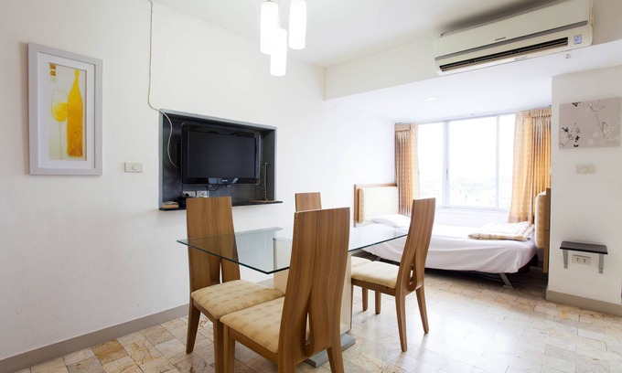 Chang Khlan Apartment | Night Bazaar Road - 40 Sqm - 7th Floor - Work-From-Home w/Fully Fitted Kitchen