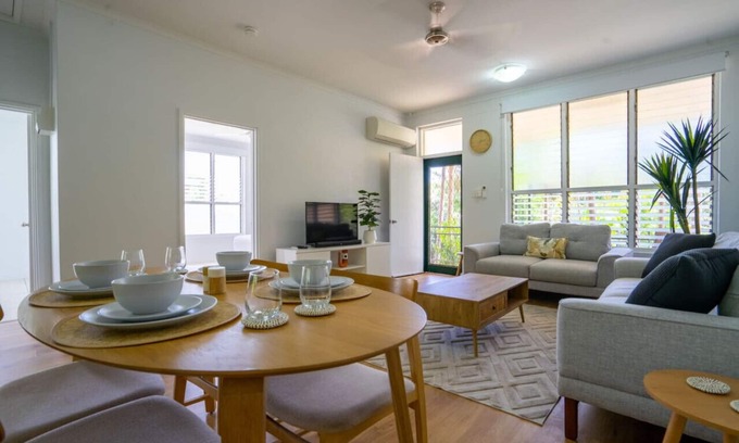 Nightcliff Apartment | Nightcliff Retreat: Stylish 2BR Apt Near Foreshore