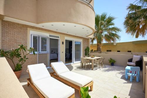 Agkisaras Apartment | Niki Seaview With Cozy Garden