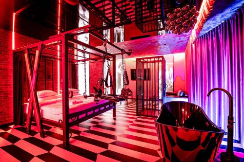 gmina Parzeczew Apartment | Nikisz Red BDSM
