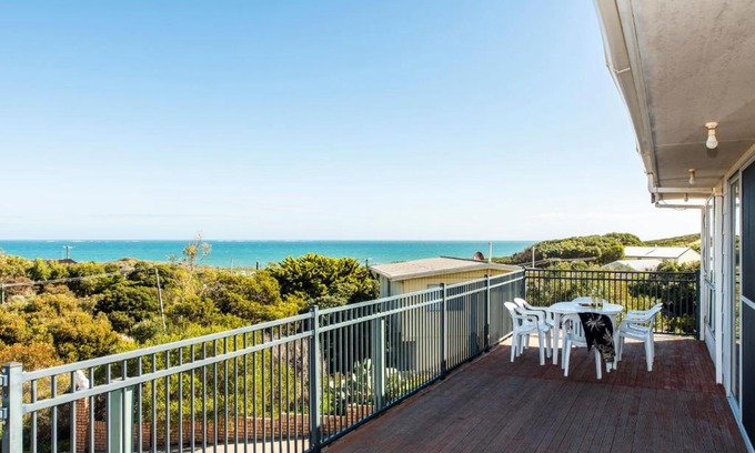 Guilderton House | Ninettas Views - Great coastal location