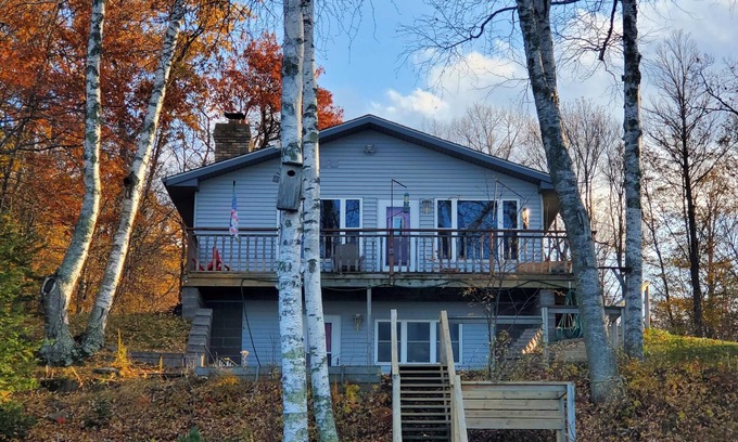 McGregor House | nLakefront home with Minnewawa view! Pontoon incl.