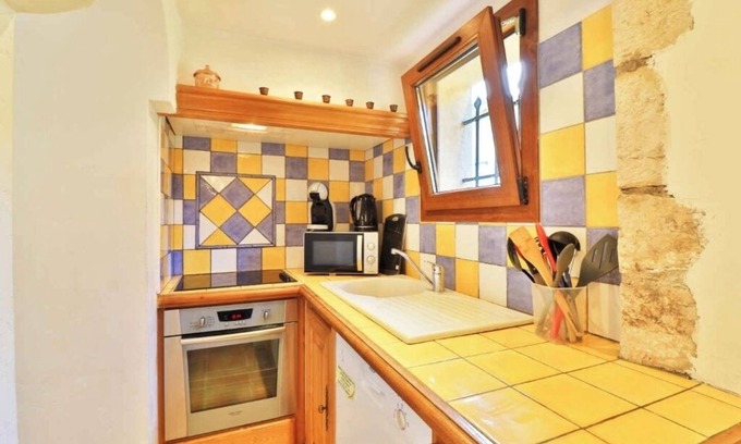 Le Bar-sur-Loup Apartment | Noélie's House