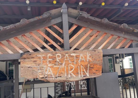 Lumut House | NO 121 NAZIRIN HOMESTAY TMN DESA MANJUNG