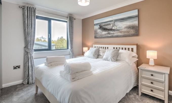 Mary Tavy House | No 31 Foxglove Lodge with Hot Tub