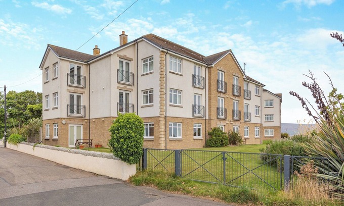 Brora Cottage | No.4 The Links Apartments