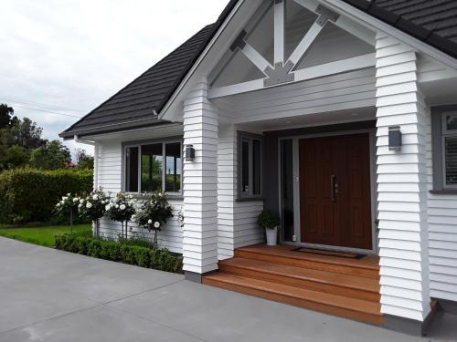 Taupo Bed & Breakfast | No. 6 Heathcote