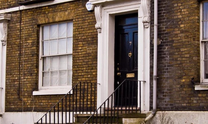 Dover House | No 7 Priory Guest House