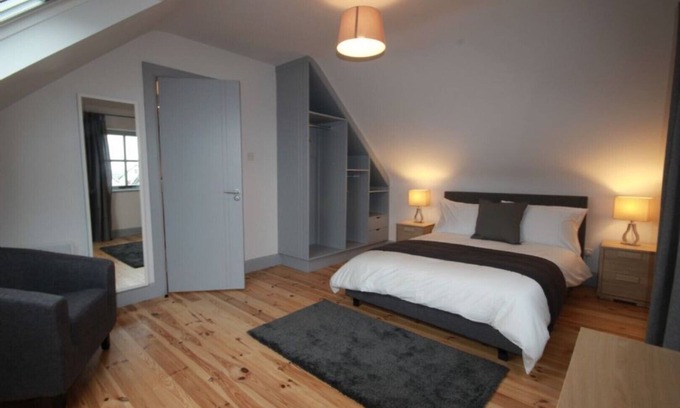 Ballyconneely House | No 8 Leitirshask, Ballyconneely - Full Of Country Living Chic.