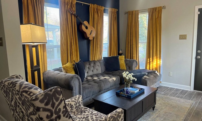 Uptown House | NO clean up FEES or CHORES at this Jazzy Memphis Downtown Home