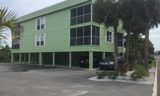 Indian Shores Condo | No Hurricane Damage! Beautiful Beaches and Condo!