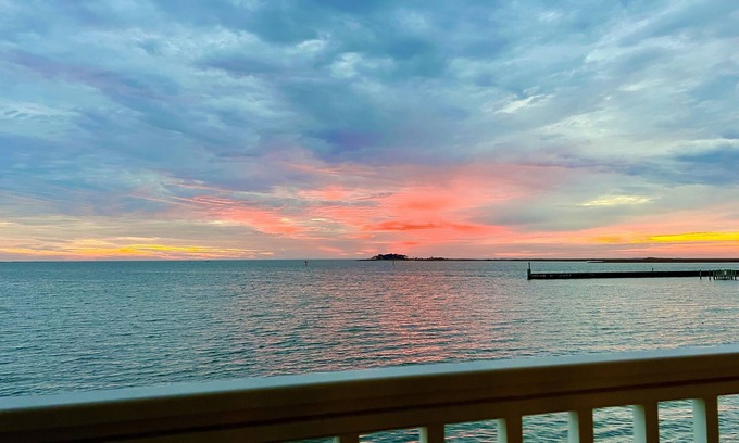 Crisfield Condo | No longer taking reservations at this time. Our apologies.