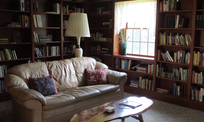 Mount Vernon Apartment | No Ordinary Manor in Central Ohio - A Homey, Executive Apartment