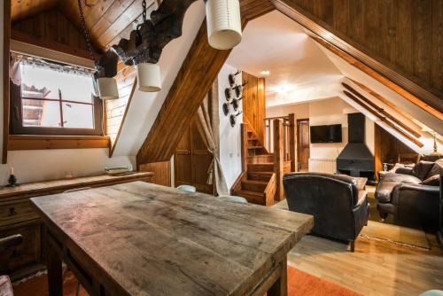 Beret Apartment | Noguera by Totiaran