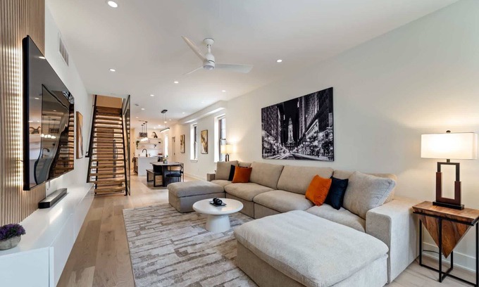 Northern Liberties House | NoLibs Luxury | Walk to Restaurants & Waterfront!