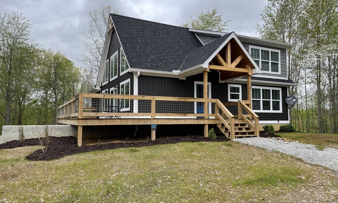 Lindseyville Cabin | Nolin Lake Lakehouse Vacation Rental - Newly Built
