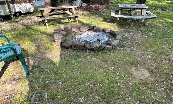 Clarkson House | Nolin Lake walking distance to Conoloway boat ramp