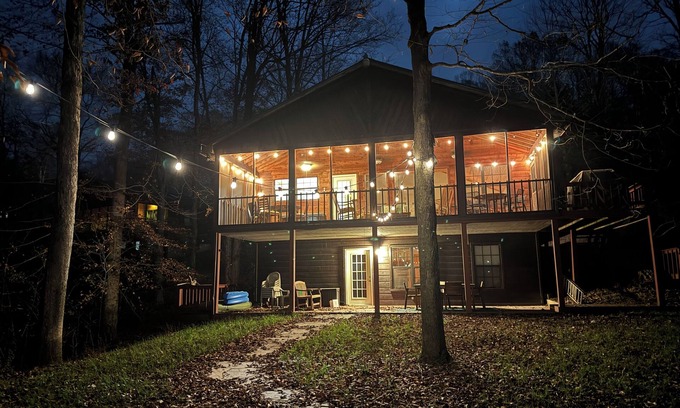Clarkson House | Nolin Lakefront Cabin