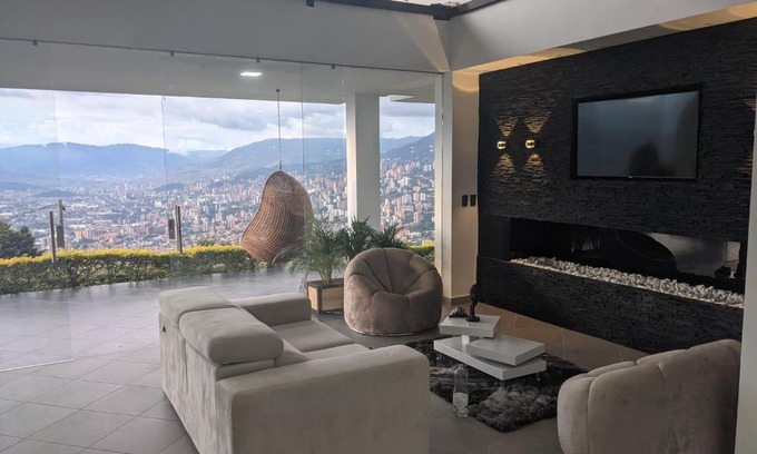 Envigado Villa | Nomad Finca